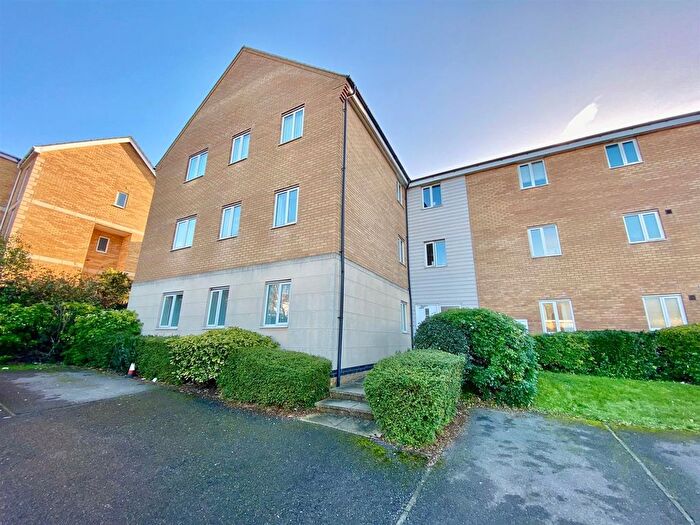 2 Bedroom Flat For Sale In Clayburn Road, Hampton Centre, Peterborough, PE7