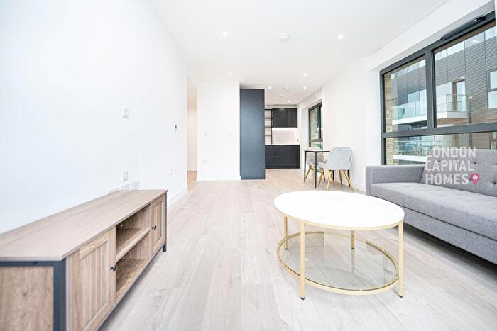 1 Bedroom Apartment To Rent In Scarlet Court, Damsel Grove, London, N4