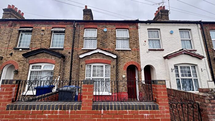 4 Bedroom Terraced House For Sale In Inverness Road, Southall, UB2