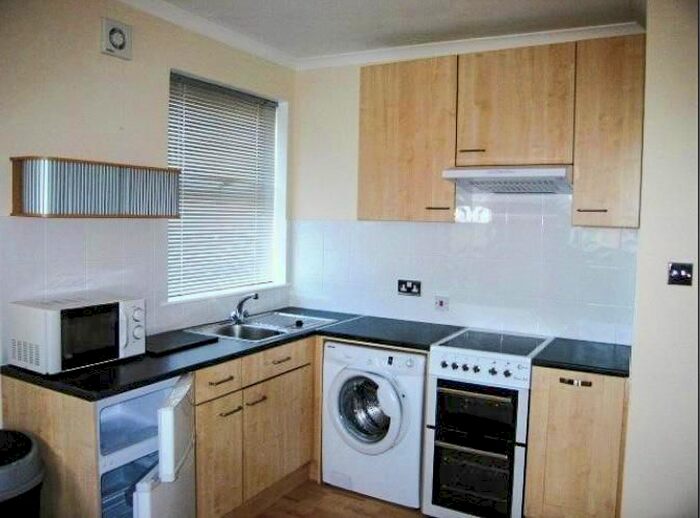 Studio To Rent In Cricklewood Lane, Childs Hill, London, NW2