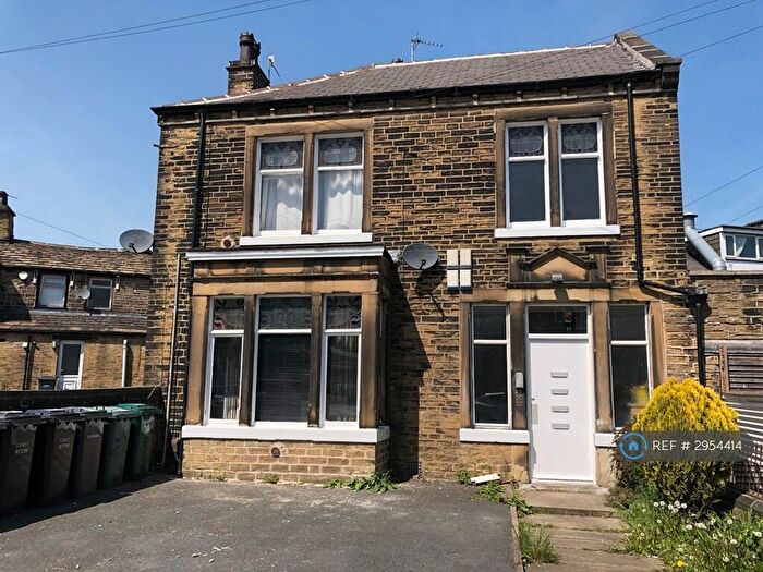 Studio To Rent In Cragg Terrace, Bradford, BD7