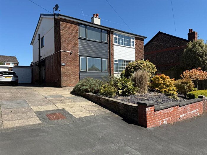 3 Bedroom Semi-Detached House For Sale In Green Lane, Hollingworth, Hyde, SK14