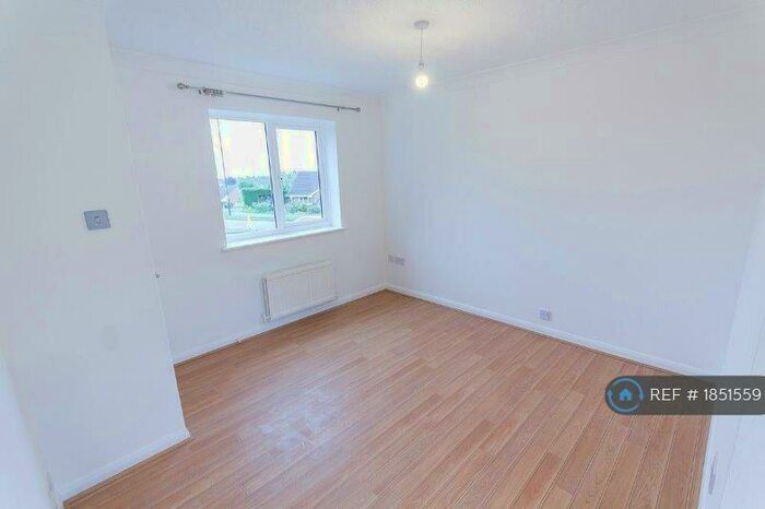 2 Bedroom End Of Terrace House To Rent In Bishops Drive, Oakwood, Derby, DE21