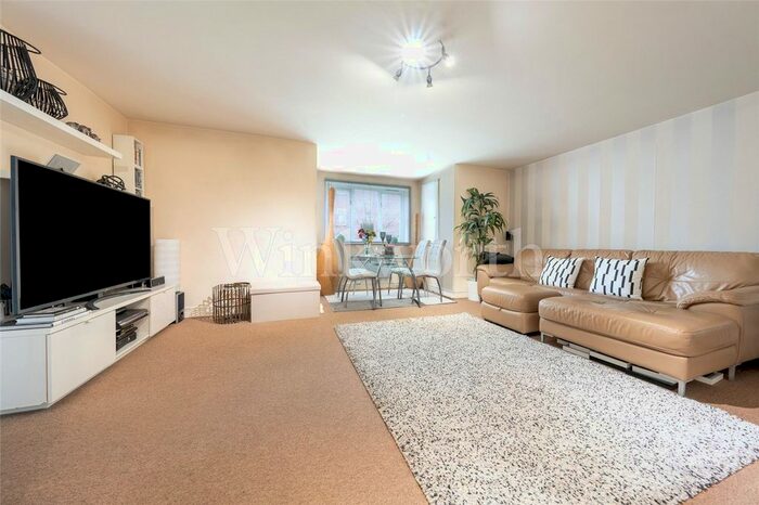 2 Bedroom Flat To Rent In Dairyman Close, London, NW2