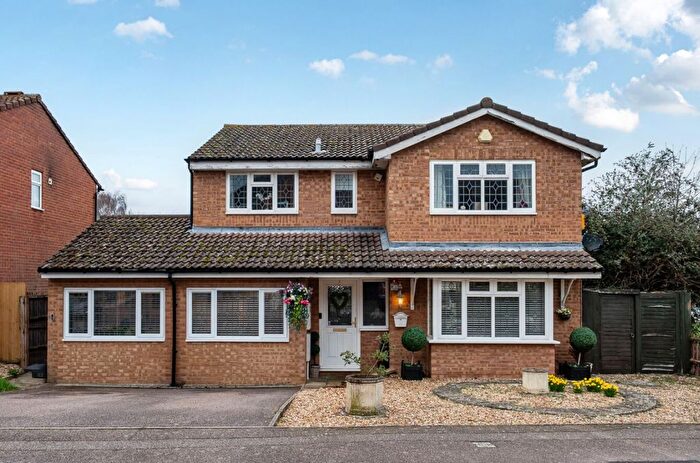 4 Bedroom Detached House For Sale In Quenby Way, Bedford, MK43