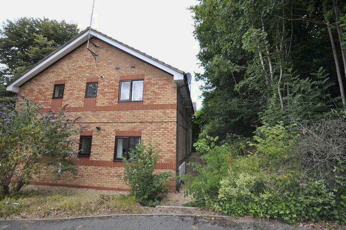1 Bedroom Ground Maisonette Flat To Rent In Peperharow Road, Godalming, GU7