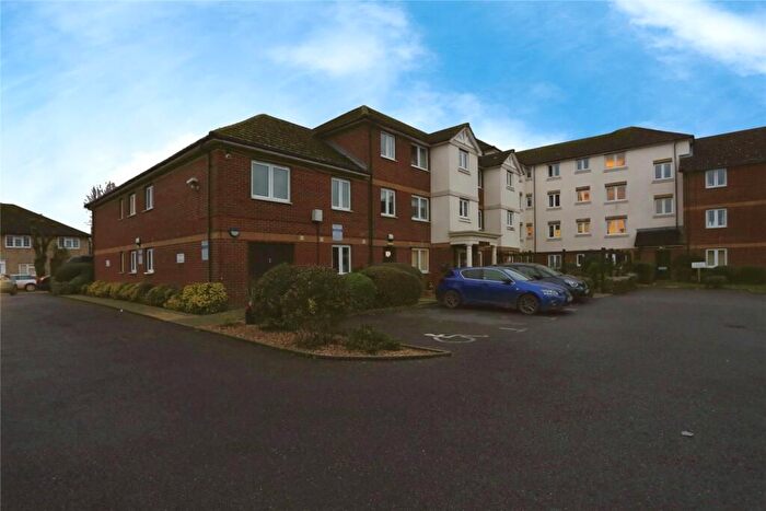1 Bedroom Property For Sale In Perrin Court, Parkland Grove, Ashford, TW15