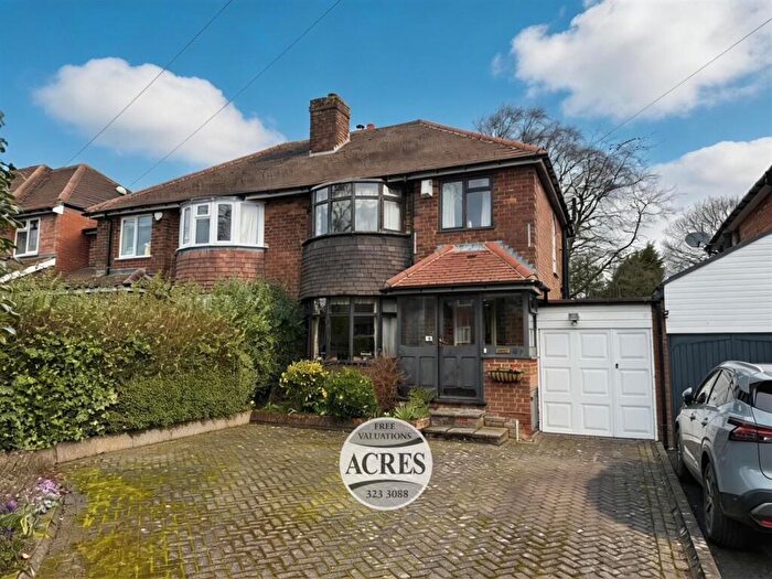 3 Bedroom Semi Detached House For Sale In Bridle Lane, Streetly, Sutton Coldfield, B74