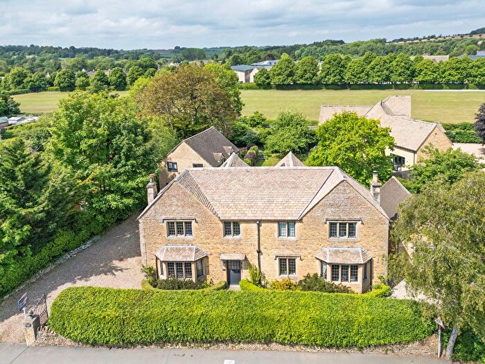4 Bedroom Detached House For Sale In Moore Road, Bourton On The Water, GL54