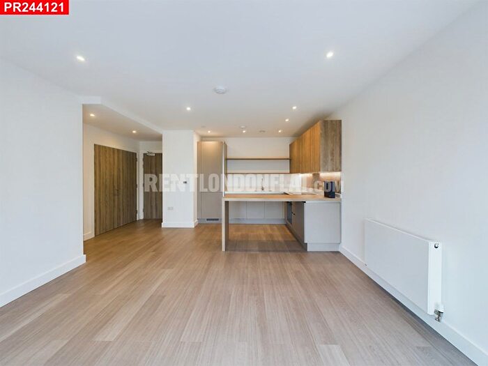 2 Bedroom Flat To Rent In Flagstaff Road, Reading, RG2