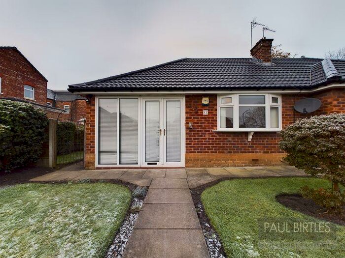 1 Bedroom Bungalow To Rent In Westbourne Park, Urmston, Trafford, M41