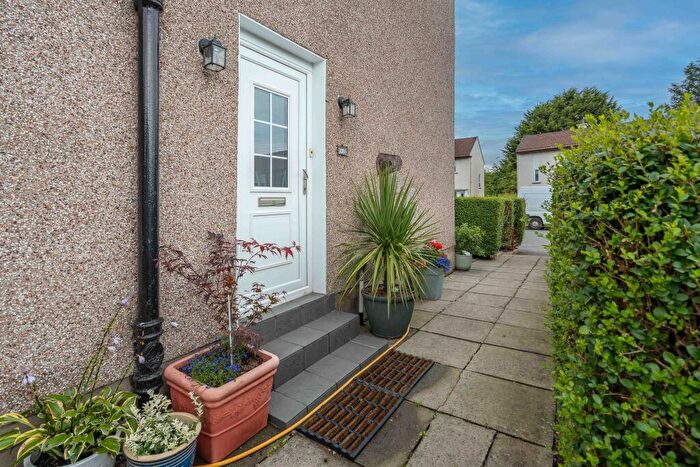 3 Bedroom Flat For Sale In Curtis Avenue, Glasgow, G44