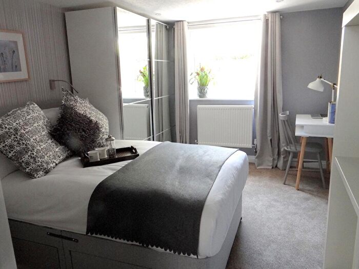 Studio To Rent In Ketton Close, Luton, Bedfordshire, LU2