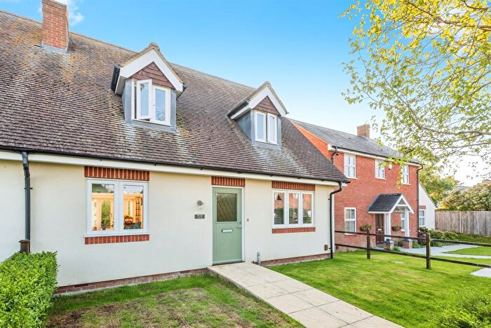 4 Bedroom Semi-Detached House For Sale In Dadbrook, Cuddington, Aylesbury, HP18
