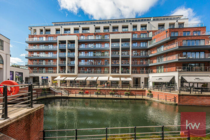 2 Bedroom Apartment For Sale In The Colonnade, Maidenhead, Berkshire, SL6