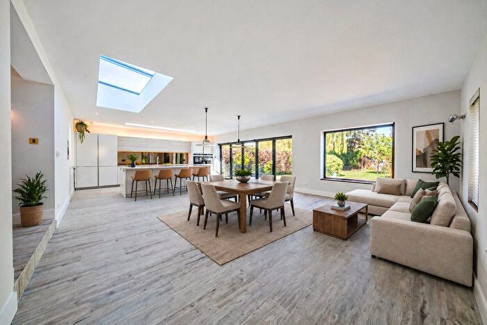 4 Bedroom Detached House To Rent In East Lane, West Horsley, KT24