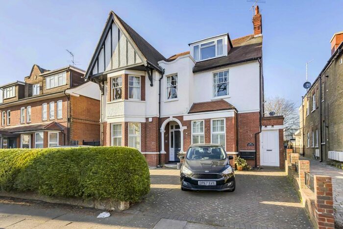2 Bedroom Flat To Rent In Elm Grove Road, Ealing, W5