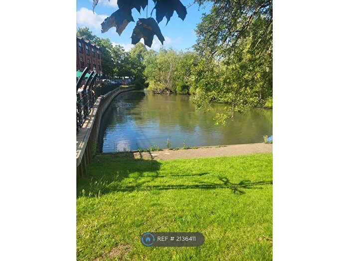 Studio To Rent In Bridge Road, Chertsey, KT16