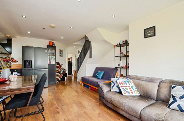 2 Bedroom Flat For Sale In Sparrows Herne, Bushey, WD23