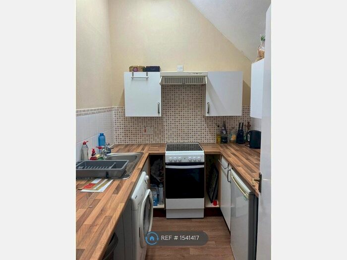 1 Bedroom Flat To Rent In Derby Road, Bournemouth, BH1