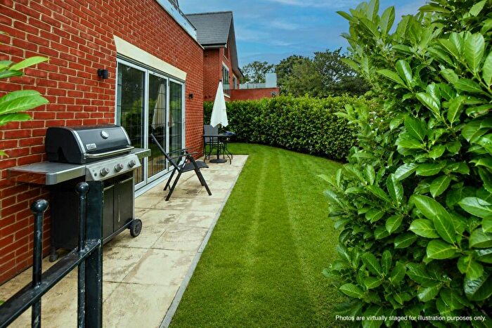 3 Bedroom Apartment For Sale In Shenfield Road, Shenfield, Brentwood, CM15