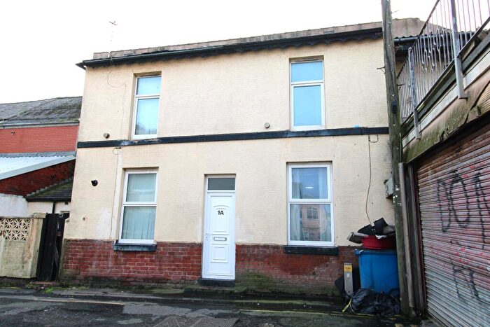 2 Bedroom End Of Terrace House For Sale In Amberbanks Grove, Blackpool, FY1