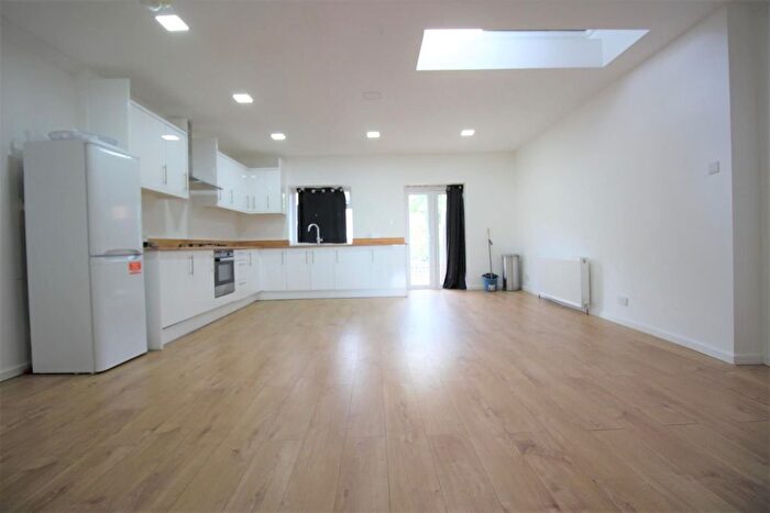 5 Bedroom Terraced House To Rent In Longacre, Waltham Forest, E17
