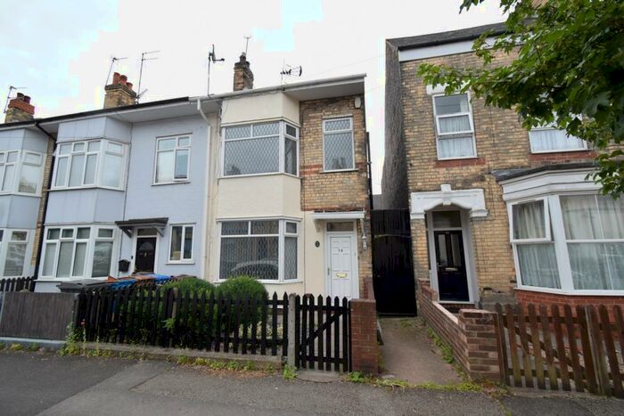 3 Bedroom End Of Terrace House To Rent In Berkeley Street, HU3