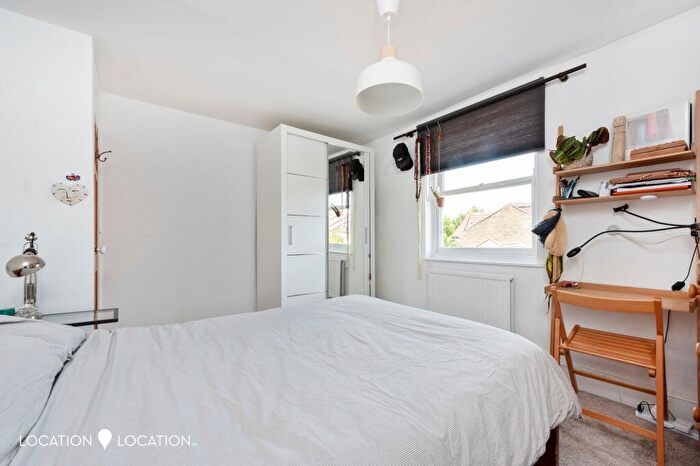 1 Bedroom Flat To Rent In Dunsmure Road, London, N16