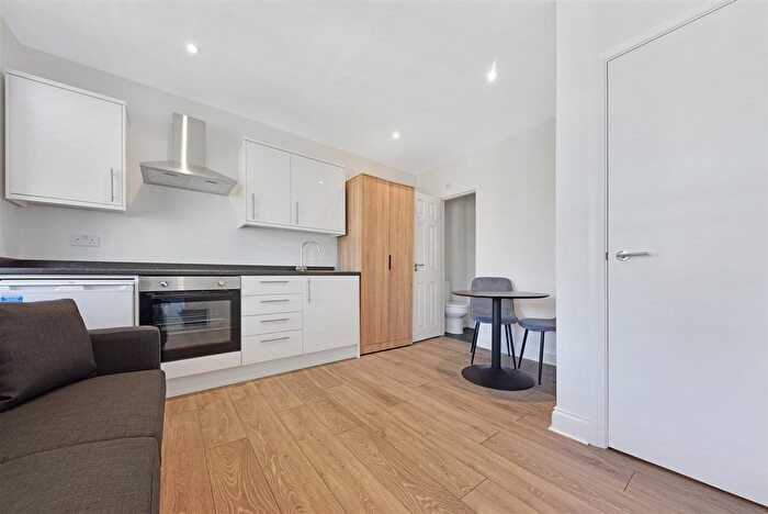 1 Bedroom Flat To Rent In Stanwick Road, West Kensington, W14