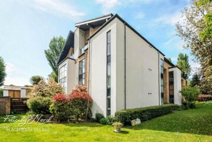 2 Bedroom Flat For Sale In Meadowcourt Road, London, SE3