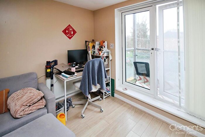 2 Bedroom Apartment To Rent In Midland Road, Hemel Hempstead, HP2