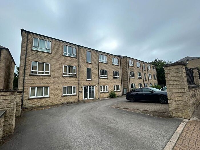 2 Bedroom Flat To Rent In Claremount Road, Halifax, HX3