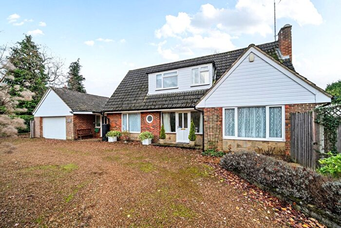 4 Bedroom Detached House For Sale In Hollybank Road, West Byfleet, KT14