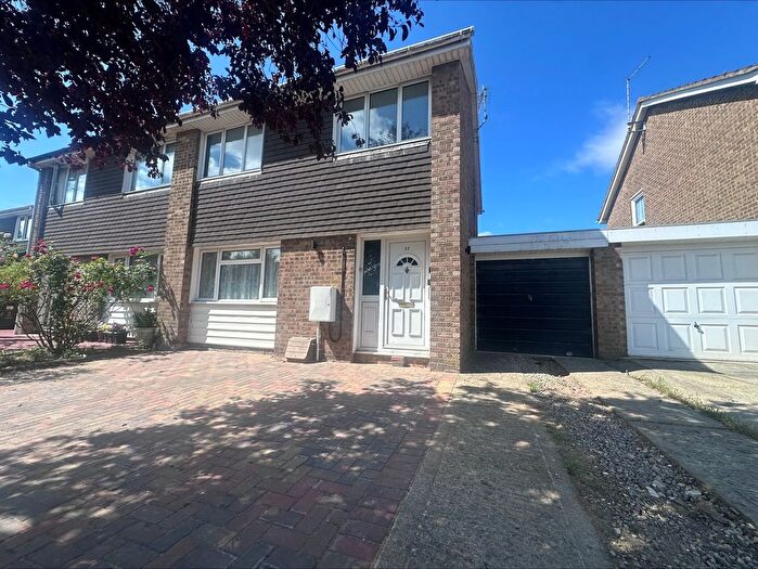 3 Bedroom Semi-Detached House To Rent In Kershaw Road, Swindon, SN3