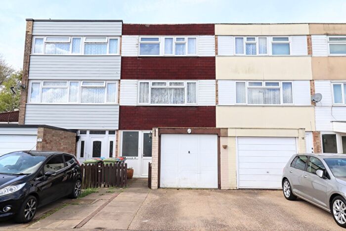 3 Bedroom Terraced House To Rent In Coniston Way, Bletchley, MK2