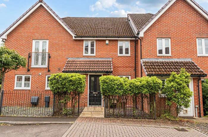 3 Bedroom Terraced House For Sale In Hut Farm Place, Chandler's Ford, SO53