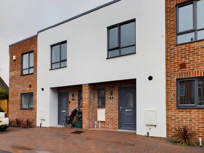 2 Bedroom Property To Rent In Gifford Court, Roman Road, Cheltenham, GL51