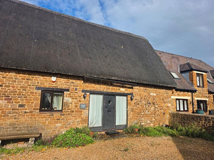 2 Bedroom Barn Conversion For Sale In Swalcliffe, OX15