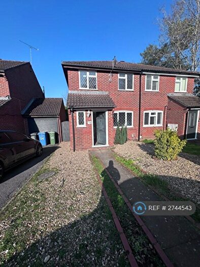 3 Bedroom Semi Detached House To Rent In Galloway Close, Fleet, GU51