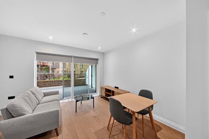 Studio To Rent In Botanica Apartments, Watermeadow Lane, SW6