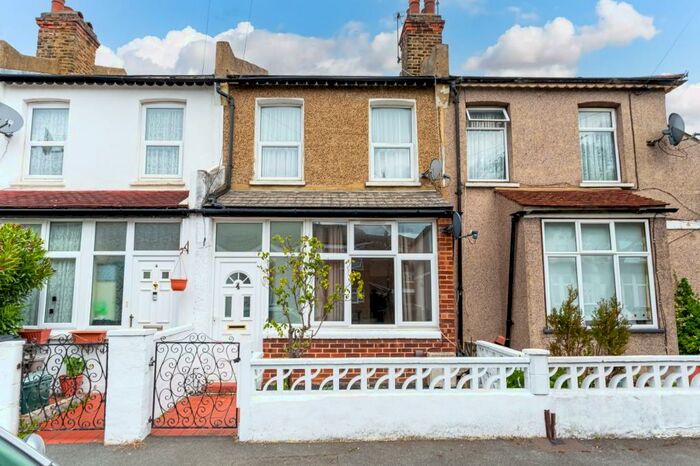 3 Bedroom House To Rent In Feltham Road, Mitcham, CR4