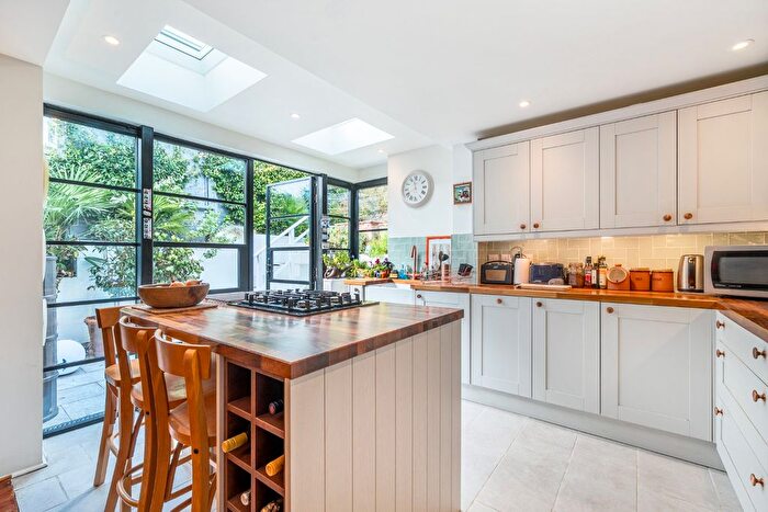 3 Bedroom Semi-detached House For Sale In Wellfield Road, Streatham, London, SW16