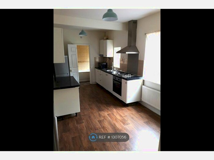 2 Bedroom Flat To Rent In Scarborough Road, Newcastle Upon Tyne NE6