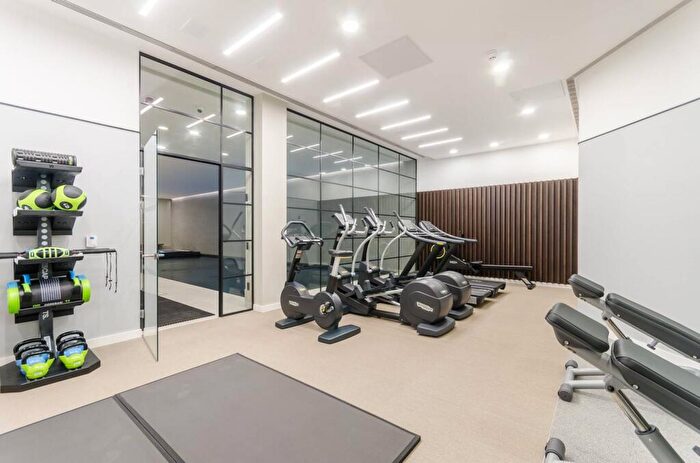 2 Bedroom Flat To Rent In Emerson Court, Angel, London, N1