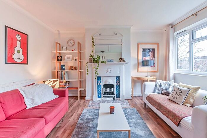 3 Bedroom Flat For Sale In Shaftesbury Street, Islington, London, N1