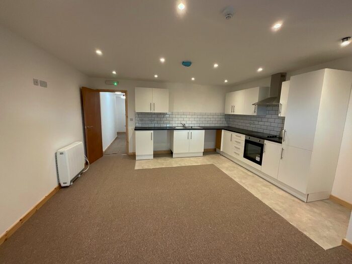 3 Bedroom Flat To Rent In On The Waves, Crooklets, Bude, Cornwall EX23