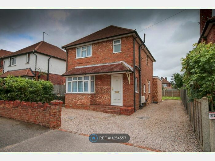 6 Bedroom Detached House To Rent In Ardmore Avenue, Guildford GU2