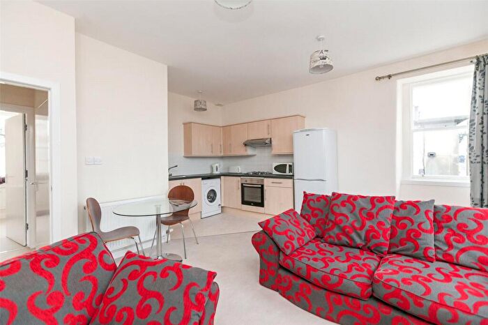 1 Bedroom Flat To Rent In Piershill Place, Edinburgh, EH8