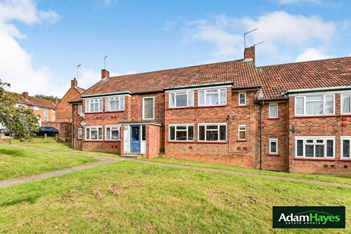 2 Bedroom Apartment For Sale In Amberden Avenue, Finchley Central, N3